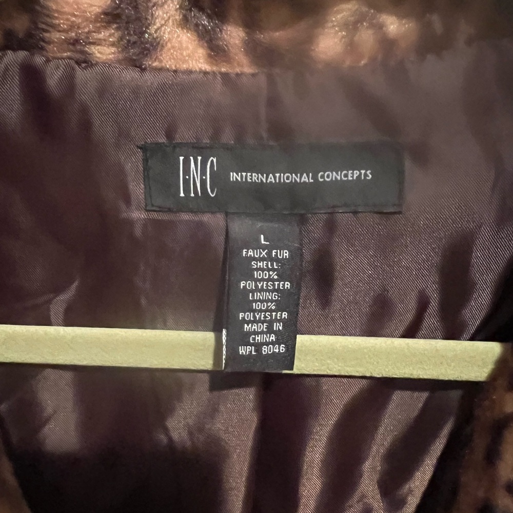 INC international concepts- faux fur jacket size large - Picture 3 of 7